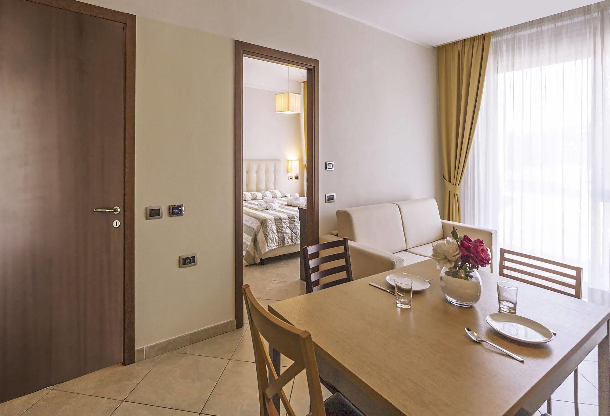 Aparthotel Anghel Siena Luaran gambar